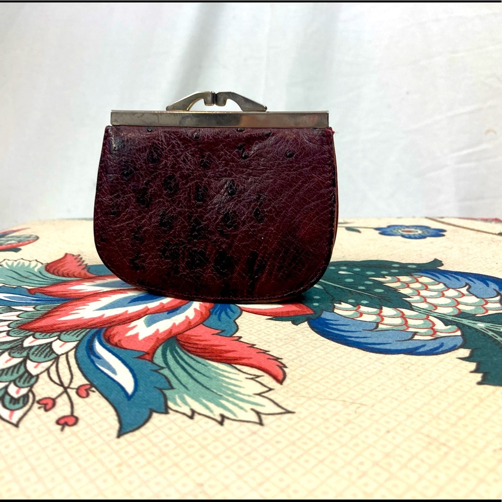 Vintage leather change purse with metal closure